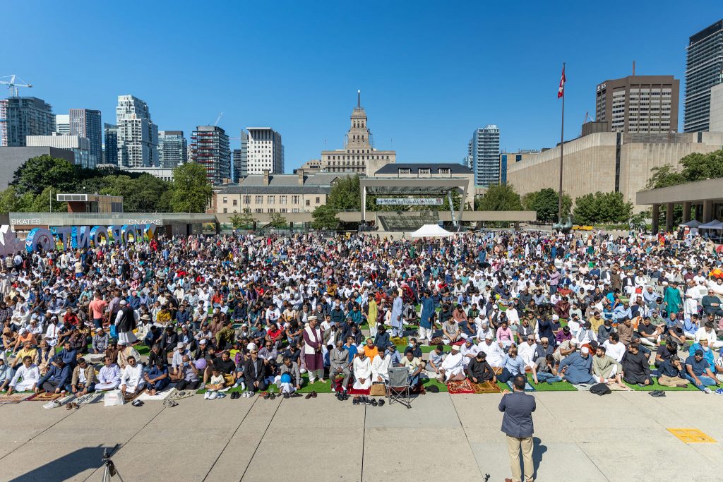 Thousands gather in Nathan Phillips Square to celebrate Eid al-Adha
